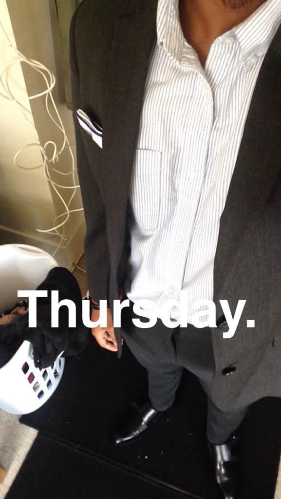 oluwaburnerboy's tweet photo. Late, but #SuitThursday. #WDYWT #MensFashion #RTMyShit http://t.co/eoJUGGDc29