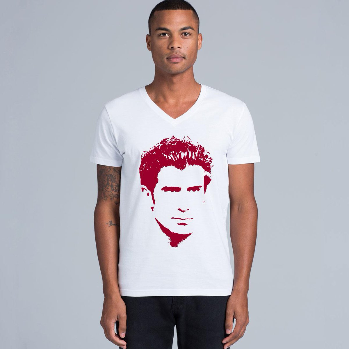 heroheadsTs's tweet photo. Luís Figo. #HEROHEADS http://t.co/inugNjC7Fa http://t.co/ZsBx8Arcdb