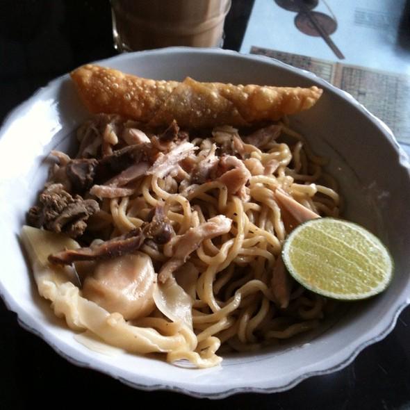 exfastdelivery's tweet photo. MI PANGSIT LAGALIGO

Pemesanan Makanan Via:

EXFAST
Telp/sms: 082366600202/04112000202
BBM: 7A51720B
Line: exfast http://t.co/r4IRrgYQd9