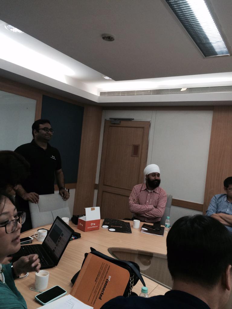 jayatiagarwal's tweet photo. .@theGMIC delegates experiencing #CFRetina @commonfloor @vikasmalpani #GMICBangalore http://t.co/uii7KtZyIM