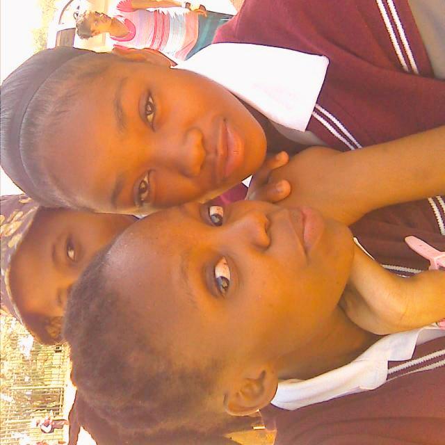 Moipopa's tweet photo. Ma friends 4ever http://t.co/VjIQvus8aD