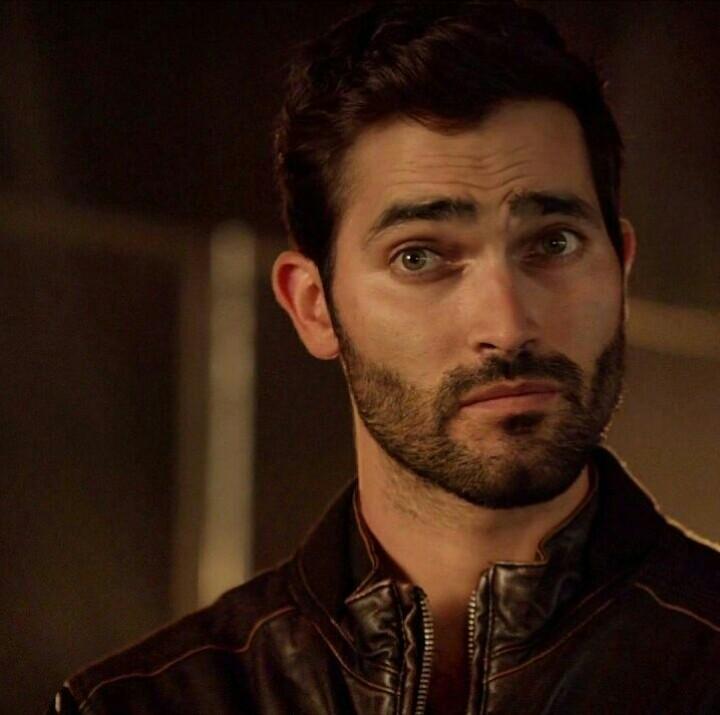 Happy birthday to Tyler Hoechlin. This is you day. Have a blast!!!    We love you!!!!!! 