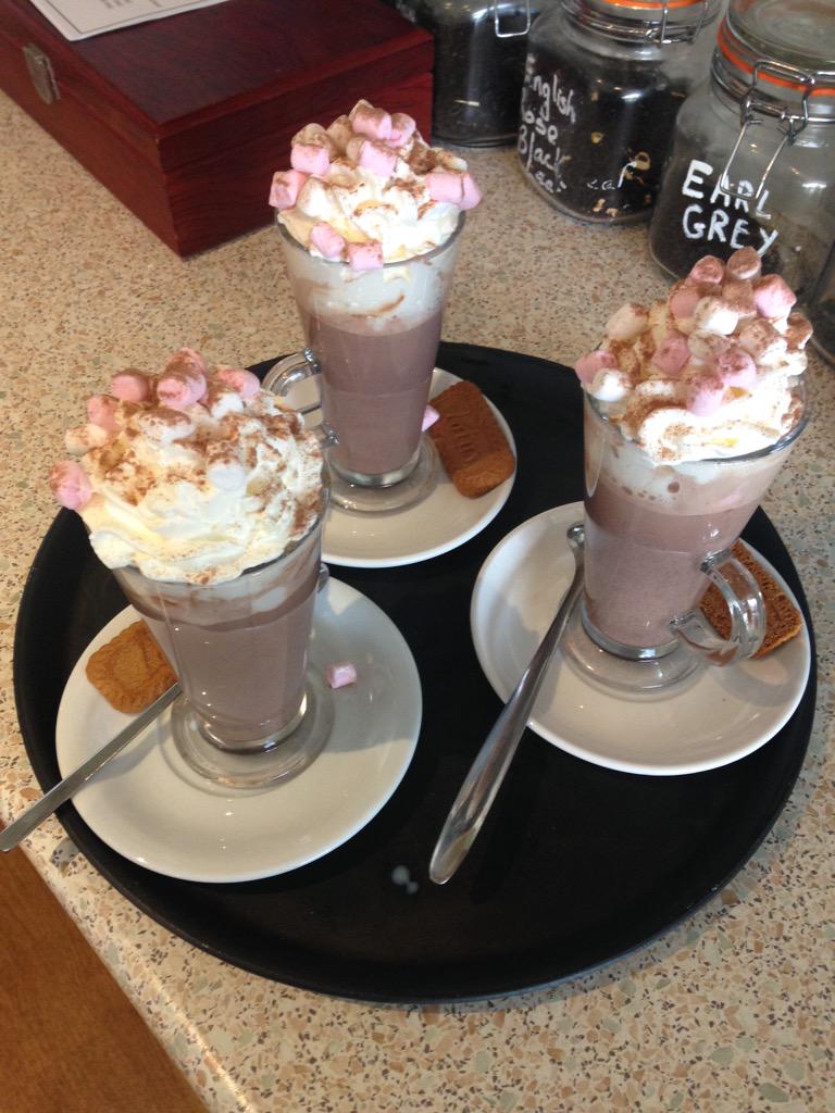 HAPPY FRIDAY 😁👏🏼✨👯 

We are open 8.30am till 4.30pm today!!!

Hot Chocolate anyone? 😜😜😜