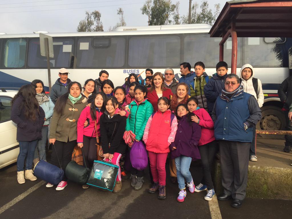 Alumnos escuelas municipales camino a disfrutar de la nieve en Lonquimay
