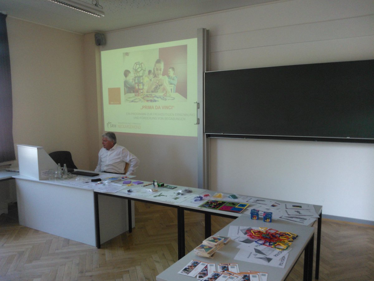 Unsere Praxisbeiträge und Workshops laufen jetzt, die Sonne wartet bis zur nächsten Pause auf uns #MBK5 #Workshop