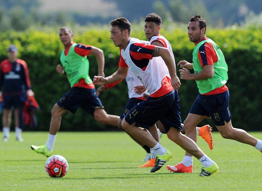 Arsenal's tweet photo. PICTURES: @Arsenal complete their final training session ahead of #AFCvSCFC. More photos - http://t.co/XTjeKVgodO http://t.co/YqE7otnPVC