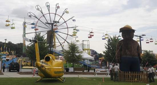 BlueRidgeNow's tweet photo. The Mountain State Fair has officially opened! #statefair #WNC  http://t.co/0ahWcgj7VQ http://t.co/vNNJwLUN9q
