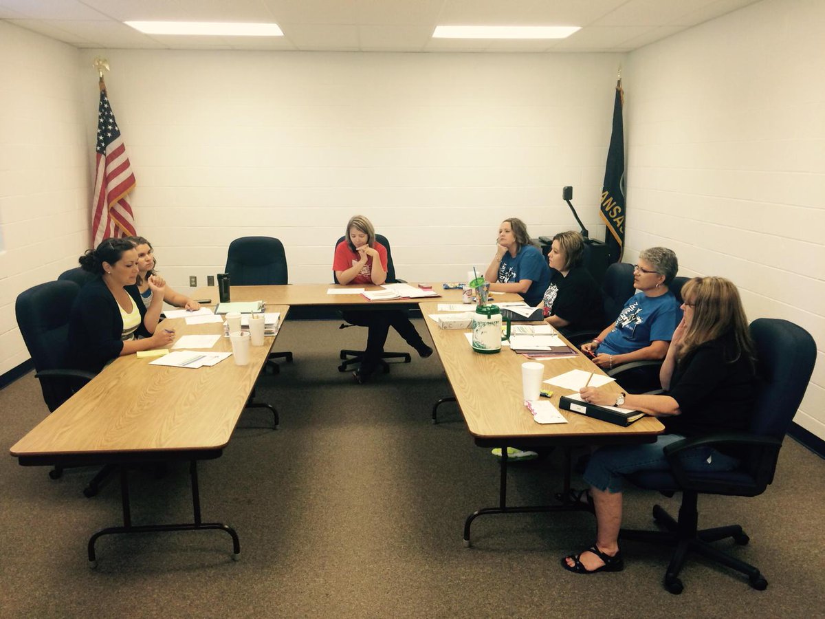 SGSuperZ's tweet image. Copeland Elem MTSS teacher collaboration. Data sharing for student improvement!  #SGRebels #SWPRSC