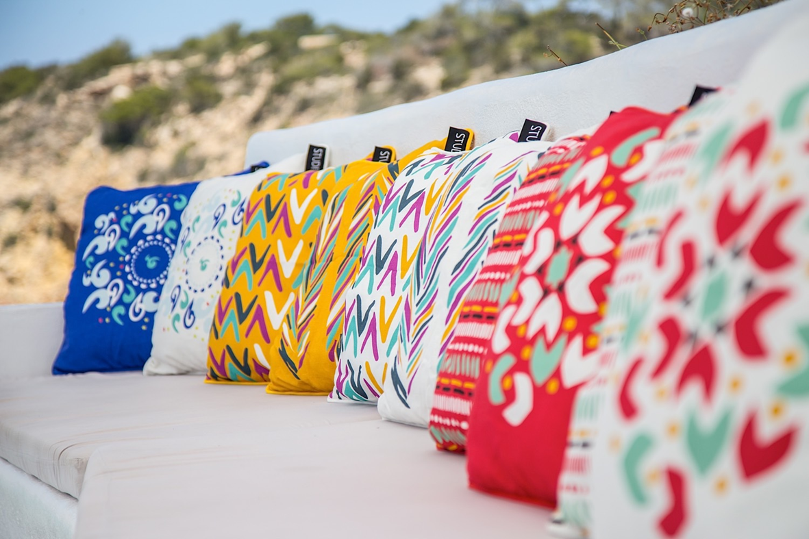 Leuk merk: Studio Sasu! bit.ly/1Kcn95U #Blog #Kussens #Leukmerk #newstories #amsterdam #webshop #inspiratie