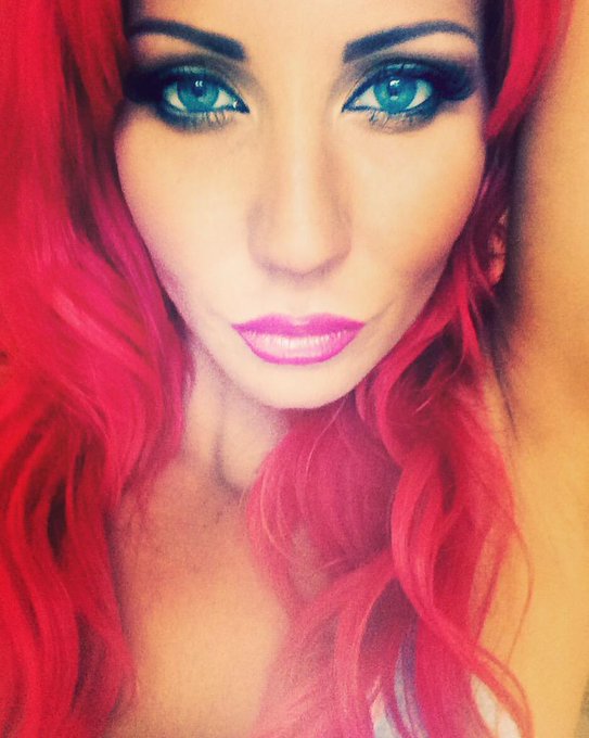 😘 http://t.co/9Ao2q4jf5i<a href="/tag/jennerupdates"class="tags"><span>#jennerupdates</span></a>