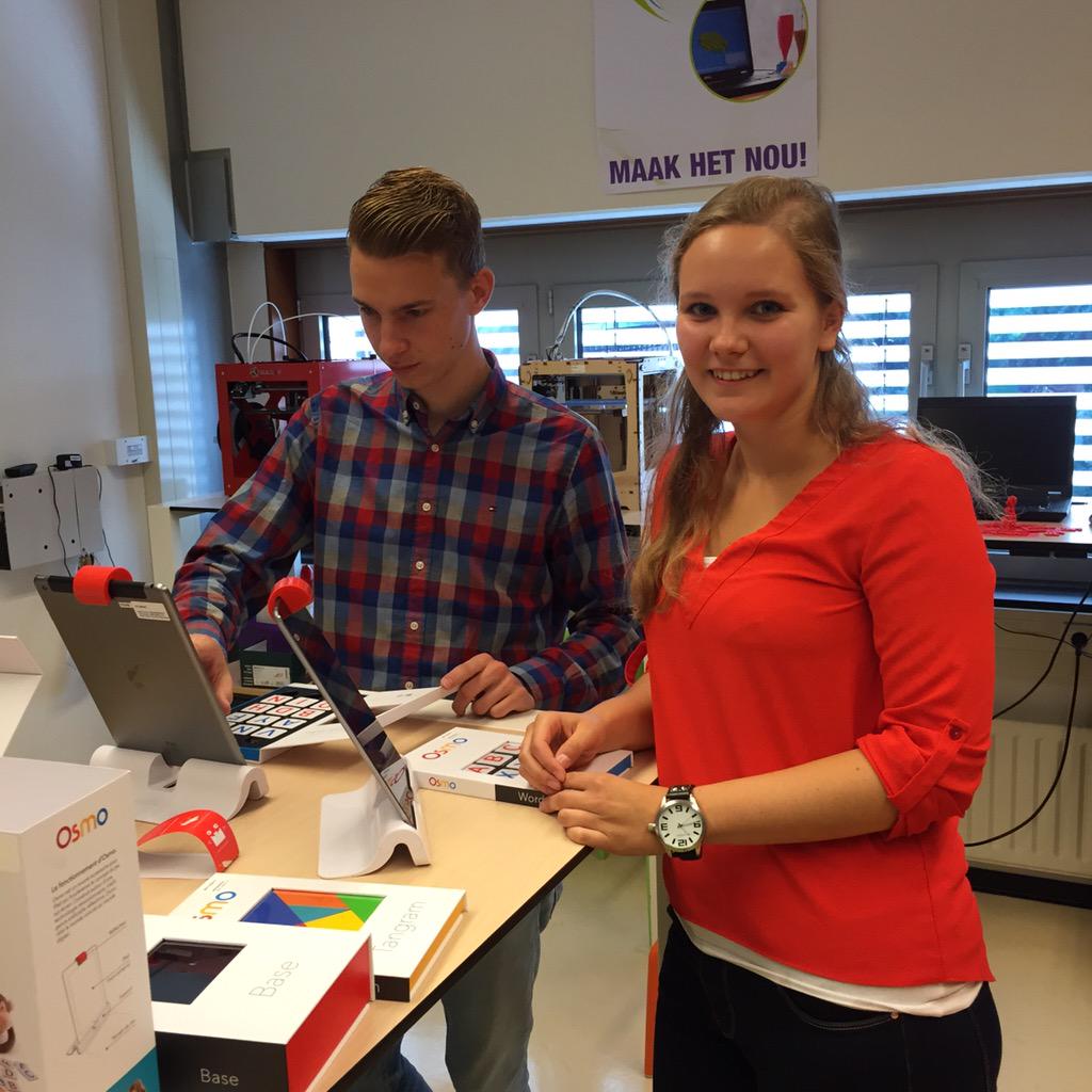 iXperium's tweet photo. @iXperium: Eerstejaars studenten HAN Pabo ontdekken @makeymakeynl in #iXperiumArnhem http://t.co/LNxiKbq39h http://t.co/H4Pb6wTX9l