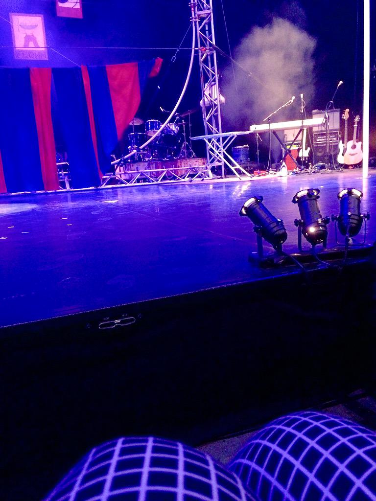 BelindaSeeney's tweet image. Any closer to the stage and I'd be on it #Flown #BrisFest