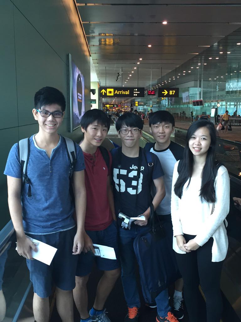 BISHeliosF1's tweet photo. Team Helios has arrived in Singapore! Wish us luck for the competition! #F1inSchoolsWF #eyestootiredtoopen @BISHCMC http://t.co/b8ybQu661f