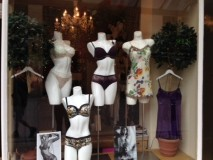 fittobusttoo's tweet photo. Have you seen our new window? Autumn is here #buylocal #Harrogate http://t.co/d8l3d785kF