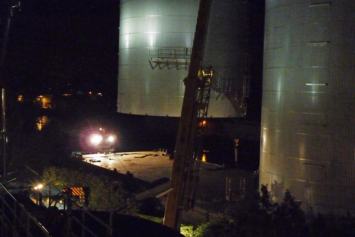 SWINN_nl's tweet photo. De #reactoren van #Croda zijn vannacht op het terrein gezet. Meer info: http://t.co/0Nd8R9LW73 http://t.co/8jqLjczPLX