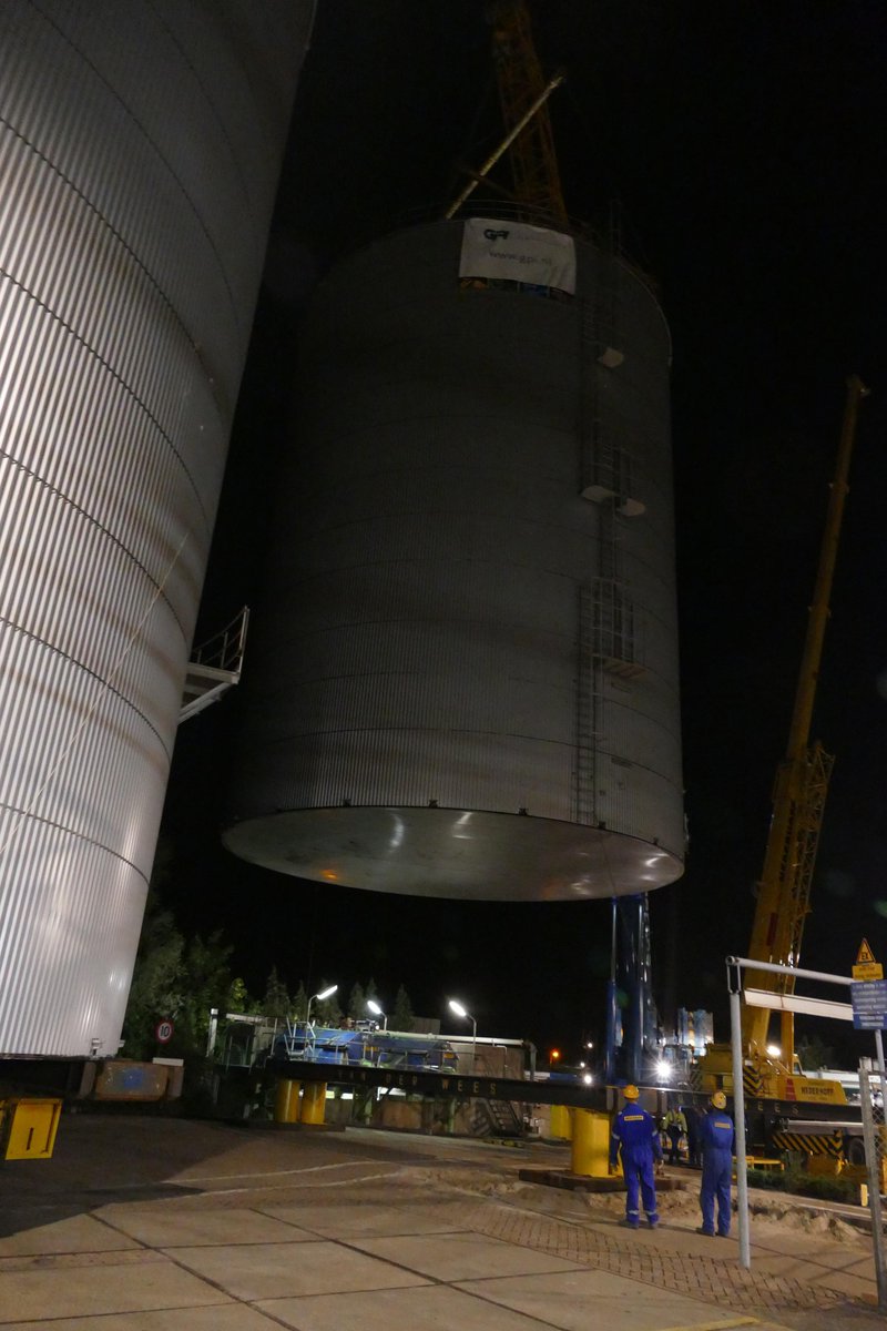 SWINN_nl's tweet photo. De #reactoren van #Croda zijn vannacht op het terrein gezet. Meer info: http://t.co/0Nd8R9LW73 http://t.co/8jqLjczPLX