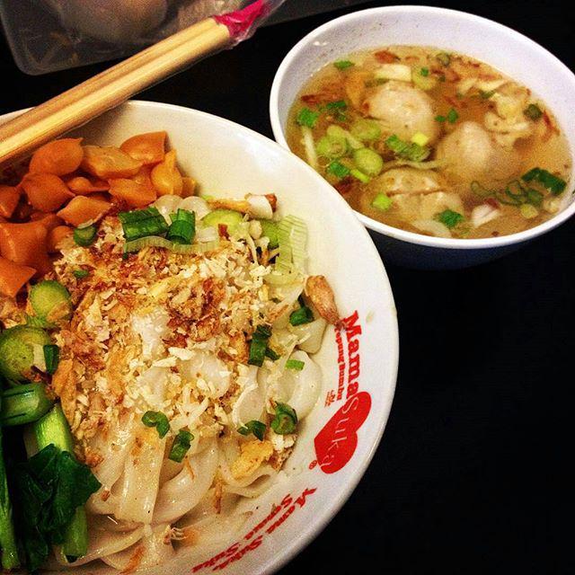 FOLLOW Instagram @infobandungkuliner : Ini kwetiaw baso nya <a href="/miecoco_bdg/">Mie Coco</a> loh...kenyal keny… instagram.com/p/7e9LMIOODx/