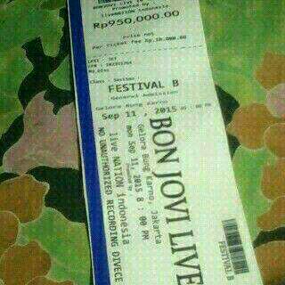 Gifarli_'s tweet photo. Otw gelora bung karno @Bonjovi \m/ http://t.co/tUXRr2Yw1m