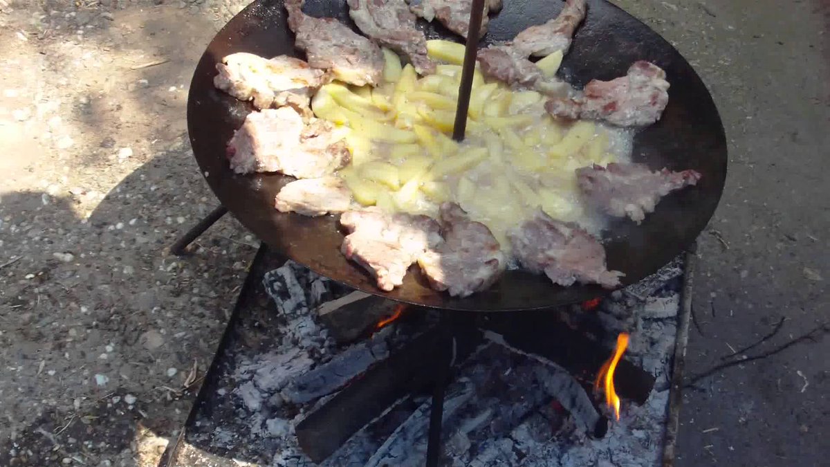 Talandara's tweet photo. Da li smo vam nedostajali? Prijatno ;) http://t.co/CebhiLyEzI