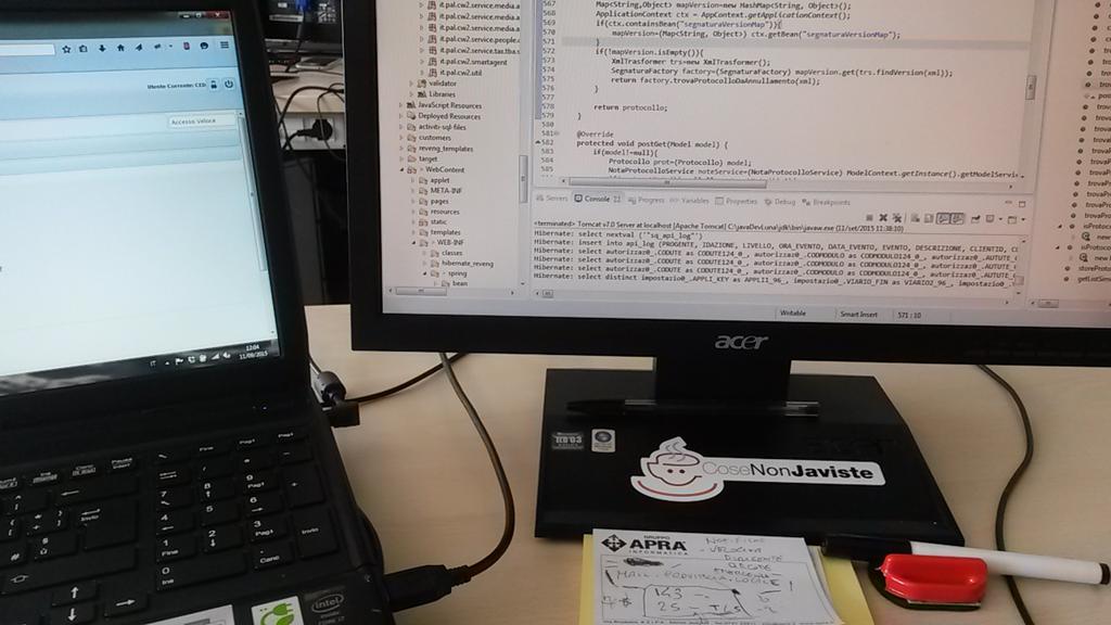 lucacard87's tweet photo. Grazie @cosenonjaviste per l'adesivo! #CNJRocks http://t.co/4IDWBeHF13