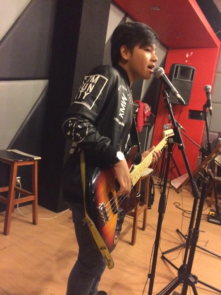 CJRisCJR's tweet photo. Waahh ???? Ada apa nih??? http://t.co/HMYAr1YuVO