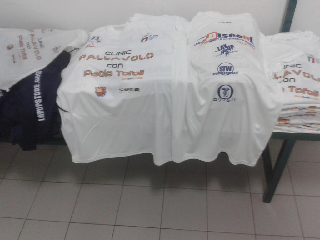 marianoclaa's tweet photo. Grazie DiscoHi, LayUp, STW e 0776.it al abbligliamento tecnologia #ActiveDry per il Clinic!!!! http://t.co/x3Ubni1exH http://t.co/rnrYDLhuQa