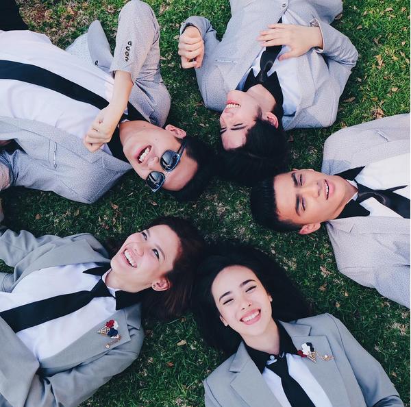 kvinjulio's tweet photo. Happy faces of the Agra's #KeluargaAgra #comingsoon #season2 http://t.co/vYCLmmoMyQ