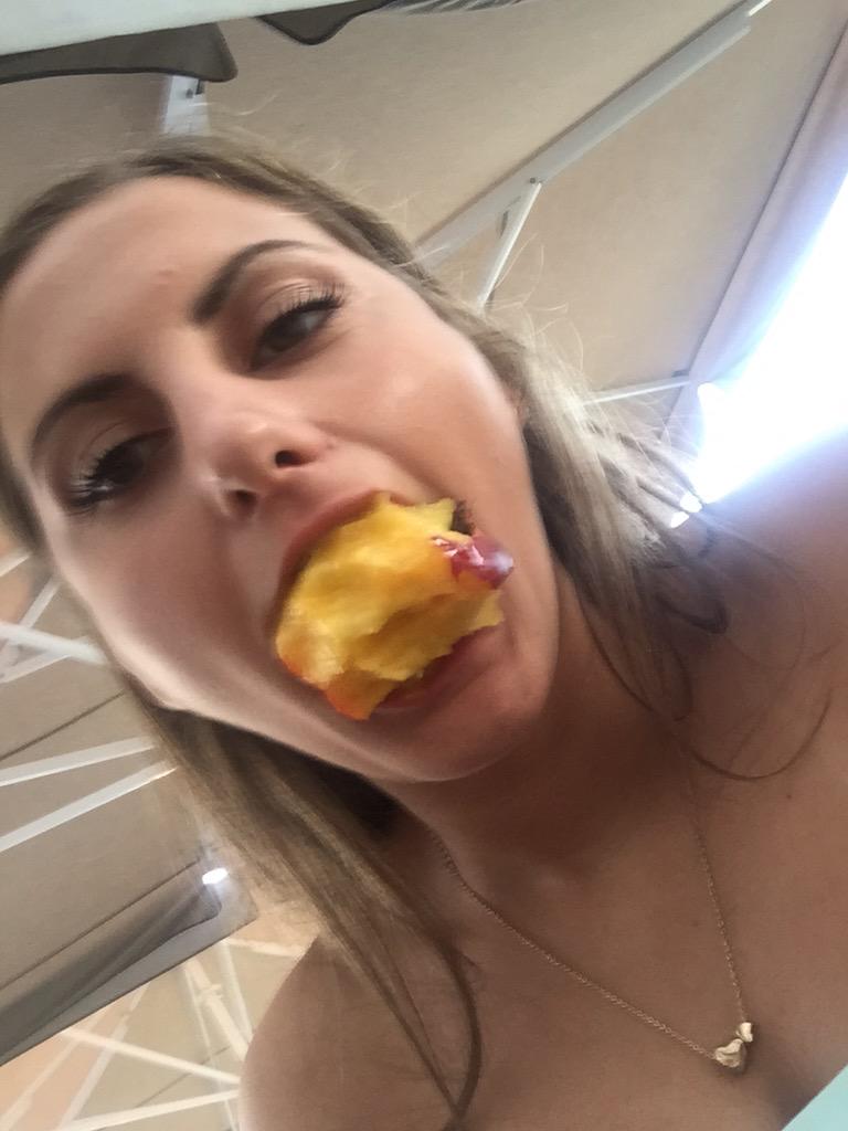 DylanGiles6's tweet photo. Happy birthday to the one and only smegle 👶🏻 @alyssachiovitti http://t.co/dsbPgBlmZ0