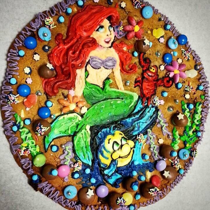 _TheCookieBox's tweet photo. Know any little princes or princesses with an upcoming #birthday? How about a #Disney themed Cookie Cake? #Ariel http://t.co/0RHhF9zBtC