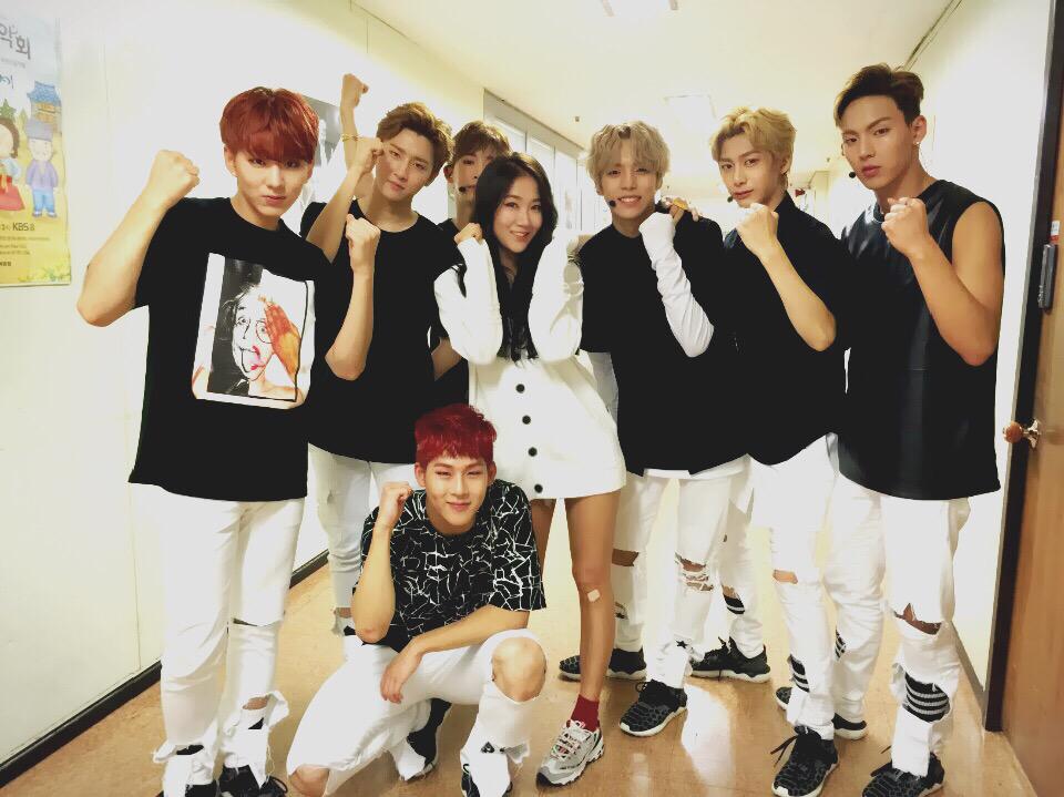 sistarsistar's tweet photo. [#소유] #몬스타엑스 동생들 화이팅!! 오늘 #신속히 무대 최고!! 누나가 항상 응원해!!! ^^ http://t.co/UBLjMXxsTS