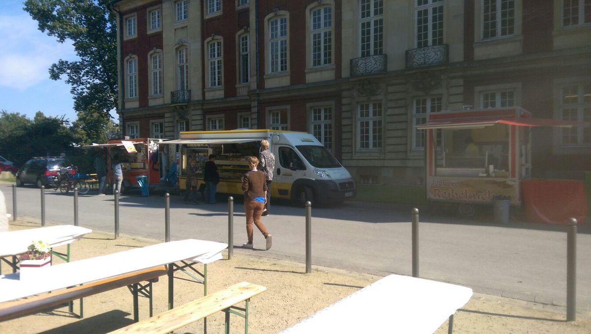 Die Ruhe vor dem Sturm #MBK5 #Mittagspause #Essen #Sonne #Kongresswetter #lecker