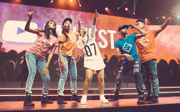 SweetDisaster75's tweet photo. @IISuperwomanII wow you just killeed it up there! Amazing! Your hair tho😍💜 #YTFF http://t.co/z1BDyvpvOM