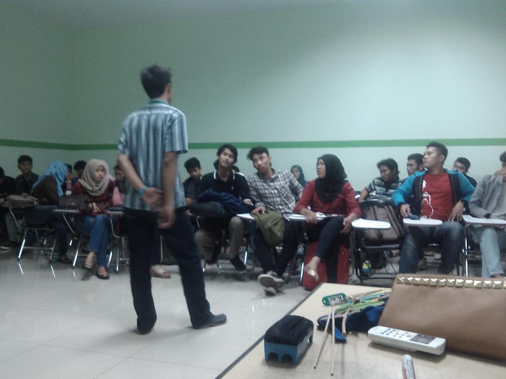 Rapat antar BEM, HIMA, dan UKM.