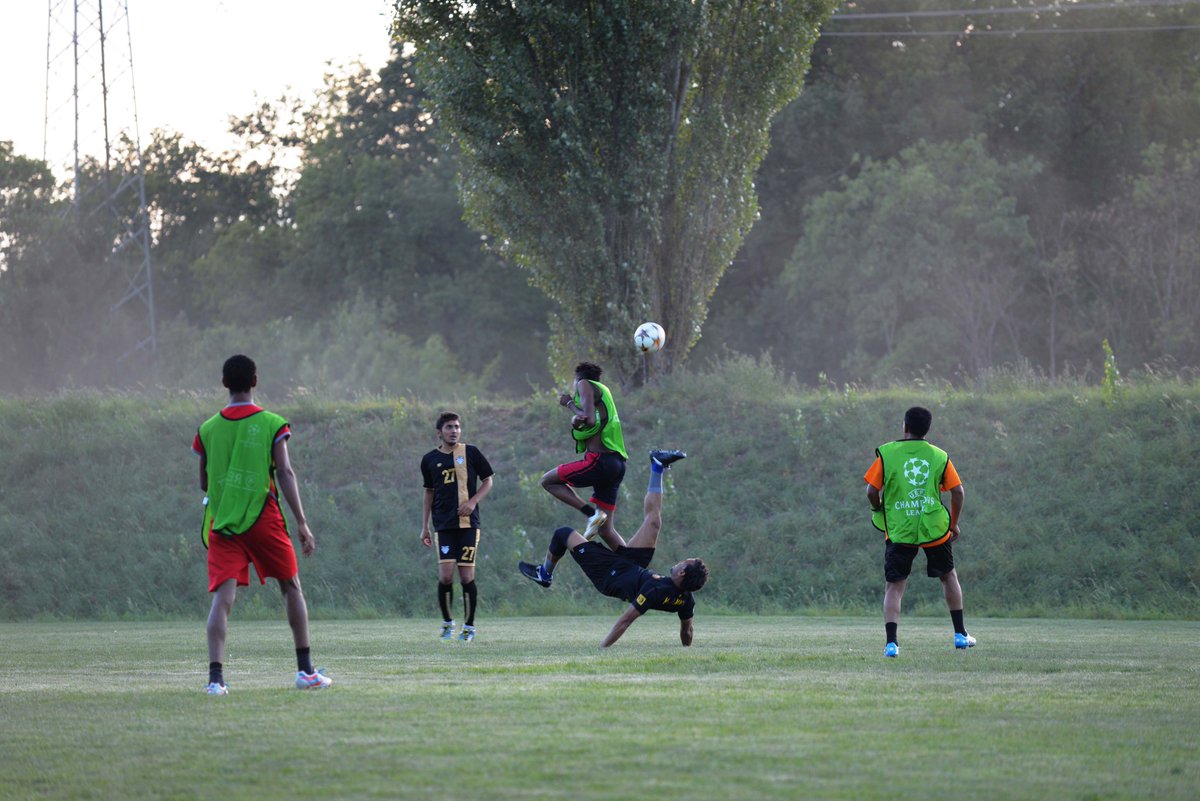 AISTS_Sport's tweet photo. #AISTS #MSA2015 matched up against FC CABES - a team of mainly young #SyrianRefugees living near Lausanne. #WeAreOne http://t.co/QdHp9ka25i