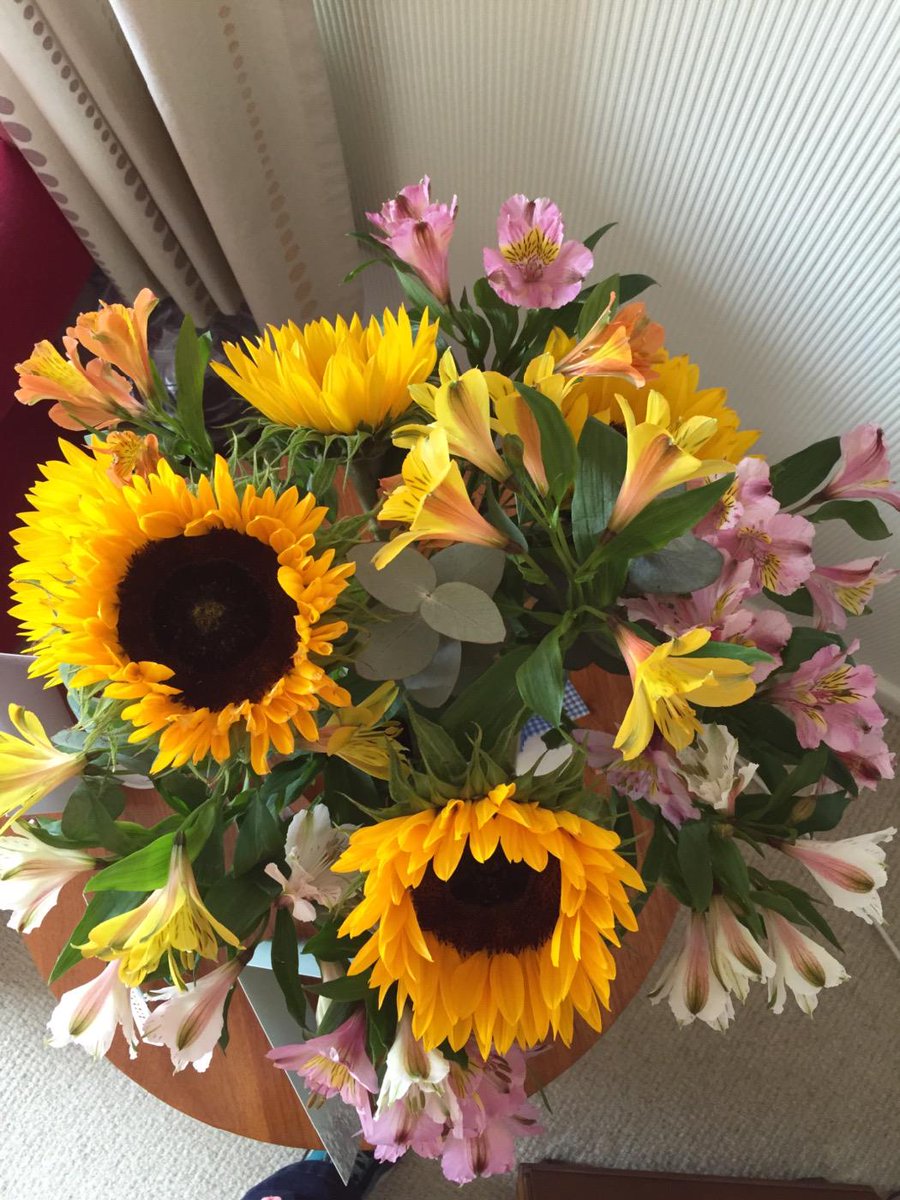 MadeBritishBlog's tweet photo. If there's an option to buy British flowers, why wouldn't you support national growers? I do! #madebritish #growninUK http://t.co/OLXIqFMhZC