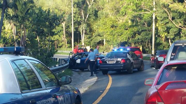 _dolores_b's tweet photo. @cheboricua salida del chayanne hacia la 30 de San Lorenzo a caguas http://t.co/Y7HUhd9E9a