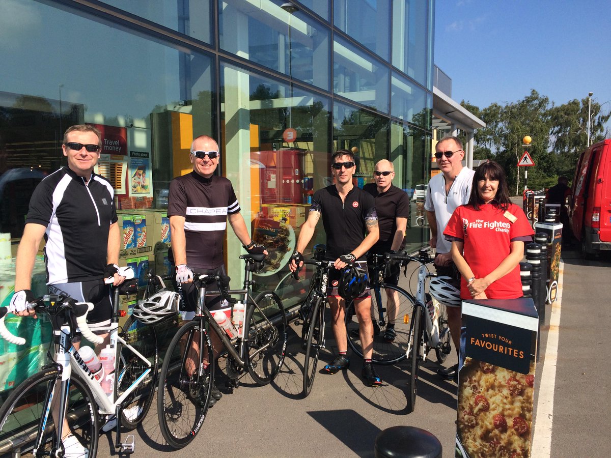 LincsFireRescue's tweet photo. With @sainsburys and @nottsfire for the Lincoln to Spilsby leg of the Big Ride. Thanks for choosing @firefighters999 http://t.co/uVYmvlo7nY