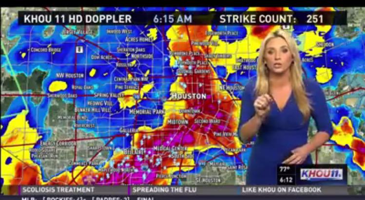 chitakhou's tweet photo. Heavy rain inside the loop! A lot of lightning making for a very messy commute! #khou11 LIVE right now! http://t.co/DclUhZTHQx