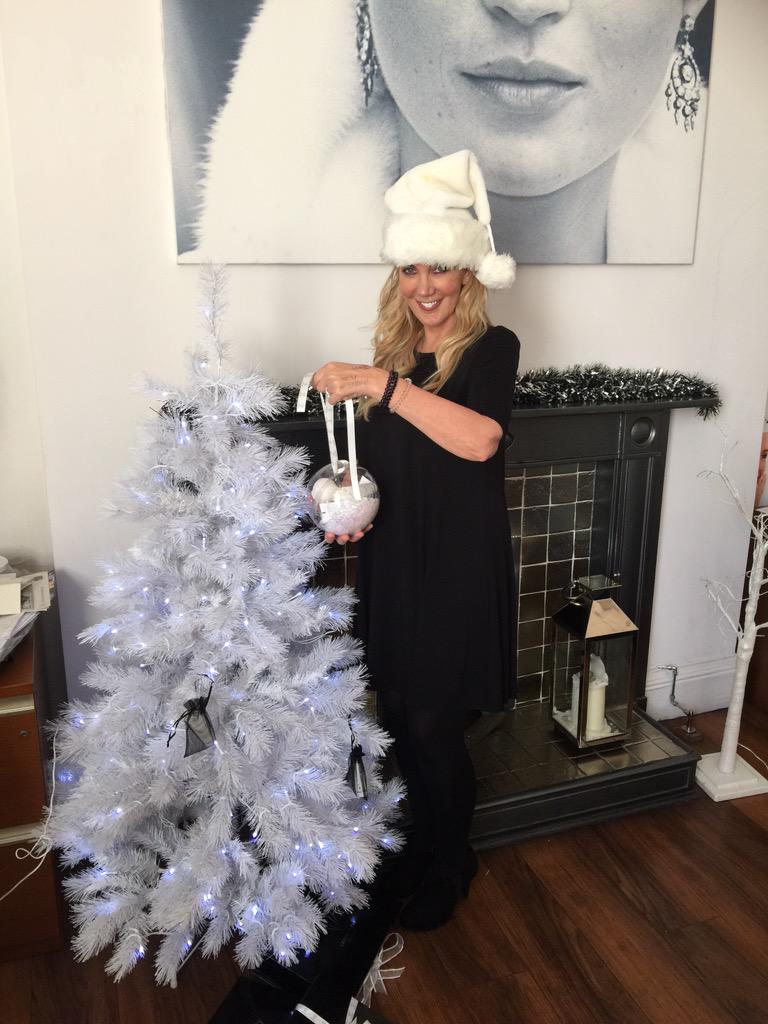 sharonhilditch1's tweet photo. @sharonhilditch1 @mackyjacky @crystalclearskn @lesleywilks http://t.co/Vj3DVSTXbz