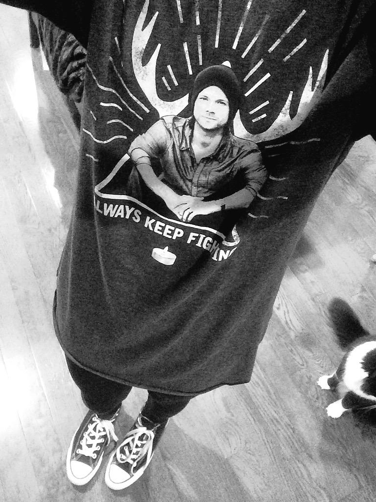 That_SPN_Jerk's tweet photo. @jarpad you help me #AlwaysKeepFighting ♥️ http://t.co/Qjl2kua8Vn