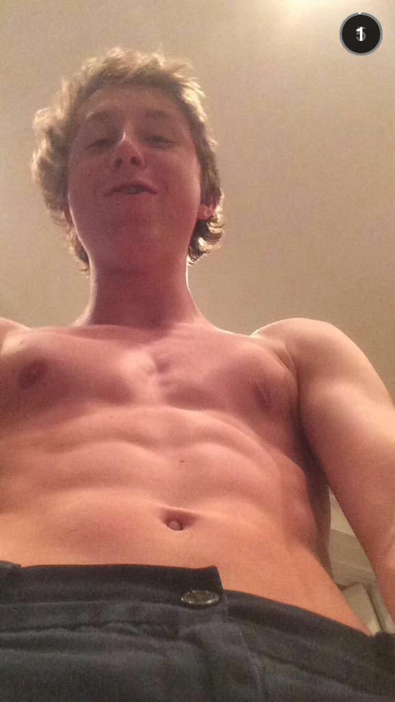 evanwpoole1's tweet photo. Happy bday brother @grantmeade14 http://t.co/2X5Z7MlOxL