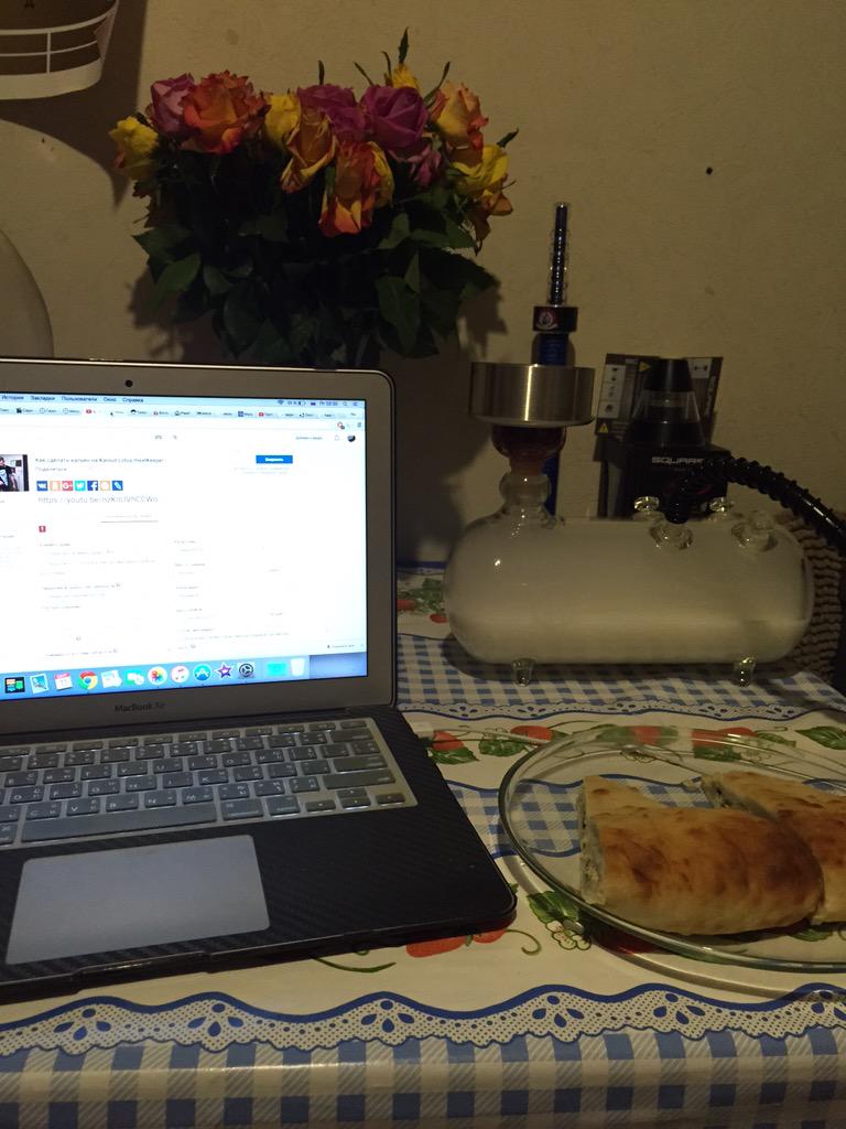 alex2ek's tweet photo. Вчера приехала посылка из США. #ShopFans как всегда на высоте.Переслали стеклянный кальян за 10 дней без повреждений! http://t.co/P87R5KCNax