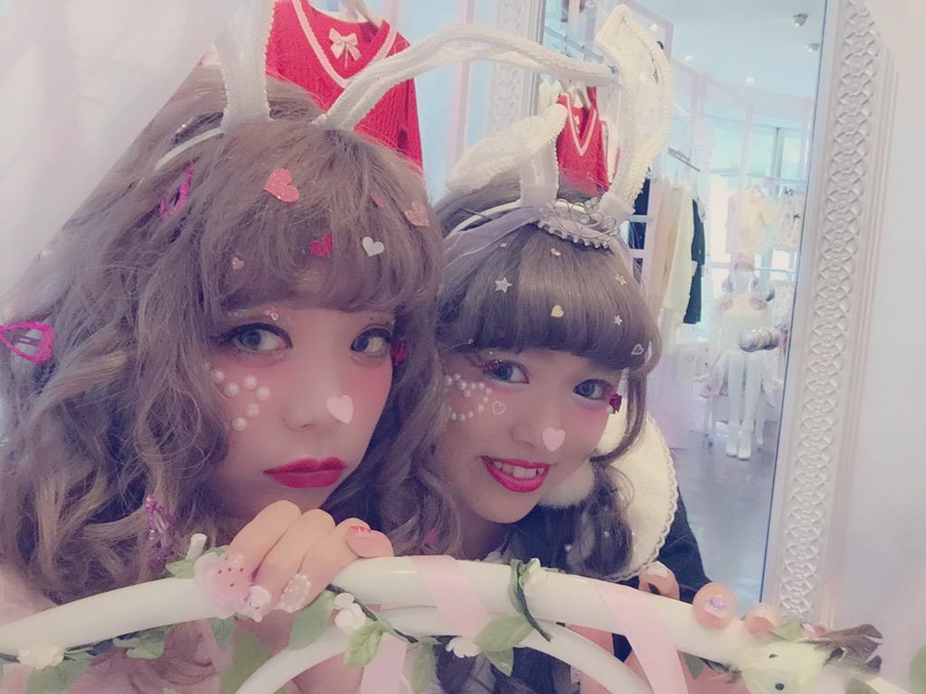 xoxo0614's tweet photo. みんな〜♡
明日はついに💓💞
angelちゃんとのプリ会だねっ ！
たのしみっっっ🐇💭
初めてのプリ会💋

すずかとれいとまってるよぉ💌

#Swankiss #メイクソフト #RT http://t.co/mrzmG33FEJ