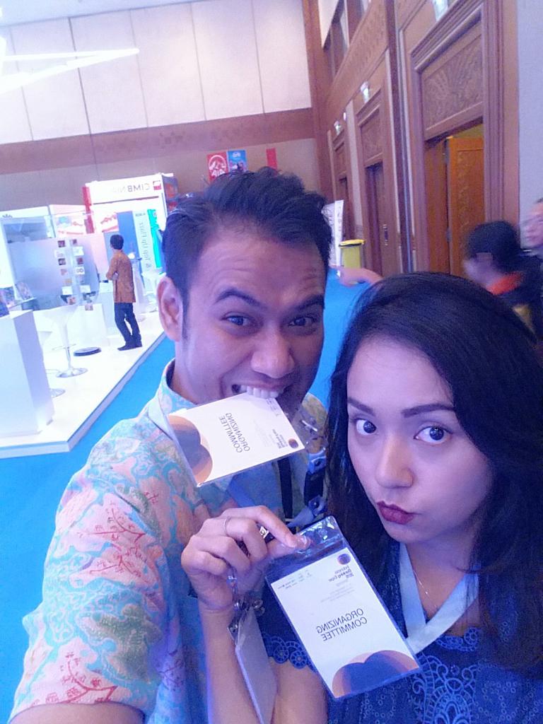BankingExpo_ID's tweet photo. Akhir kata, kamiii admin @DimasDwipayana dan admin @anastasia_gita unduurrr diriii...maaf kalo ada salah2 Tweet :p http://t.co/dEjAktJ281