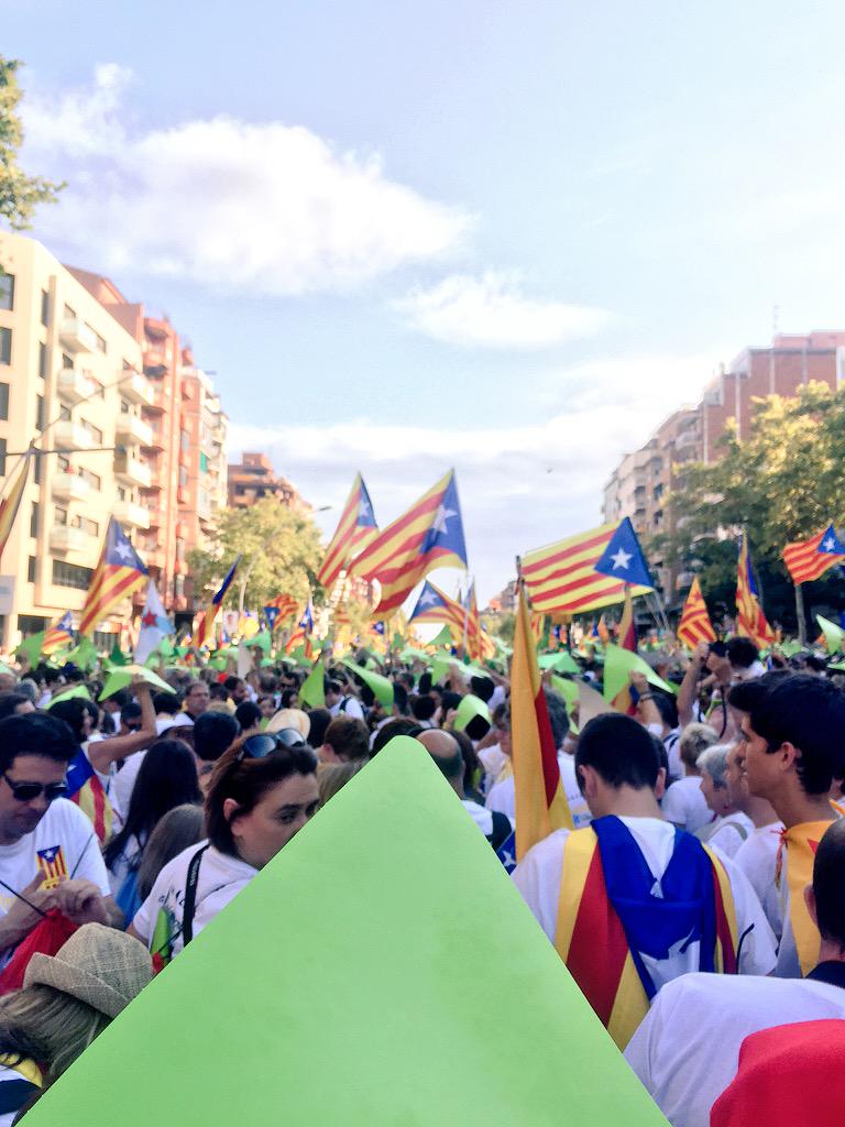 maragdafalip's tweet photo. Direcció: la llibertat. 🔰 #11S2015 #Meridianament #Tram60 #independència http://t.co/MqG191ZBV7