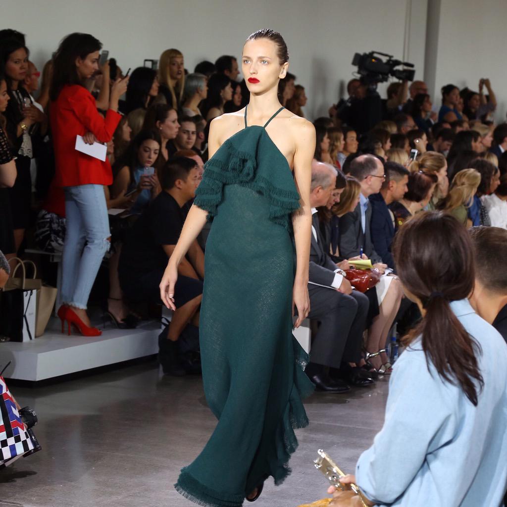 voguejp's tweet photo. ジェイソン・ウーの2016年春夏コレクション。
Jason Wu's 2016SS collection.
#voguejp #nyfw #16ss #jasonwu #fashiontomax #maximsap http://t.co/aLHLFI1rTJ