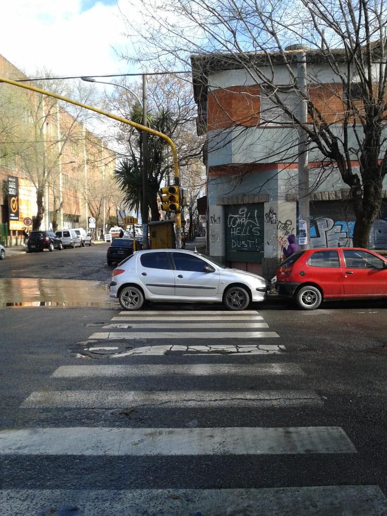 Nicolas Leoz (@yonikolas_) on Twitter photo Estaciona donde quieras!! #lcdtm #unpaisconbuenagente #transitomgp <a href="/MovilidadMGP/">Subsecretaría de Movilidad Urbana</a> #MarDelPlata Estaciona donde quieras!! #lcdtm #unpaisconbuenagente #transitomgp <a href="/MovilidadMGP/">Subsecretaría de Movilidad Urbana</a> #MarDelPlata