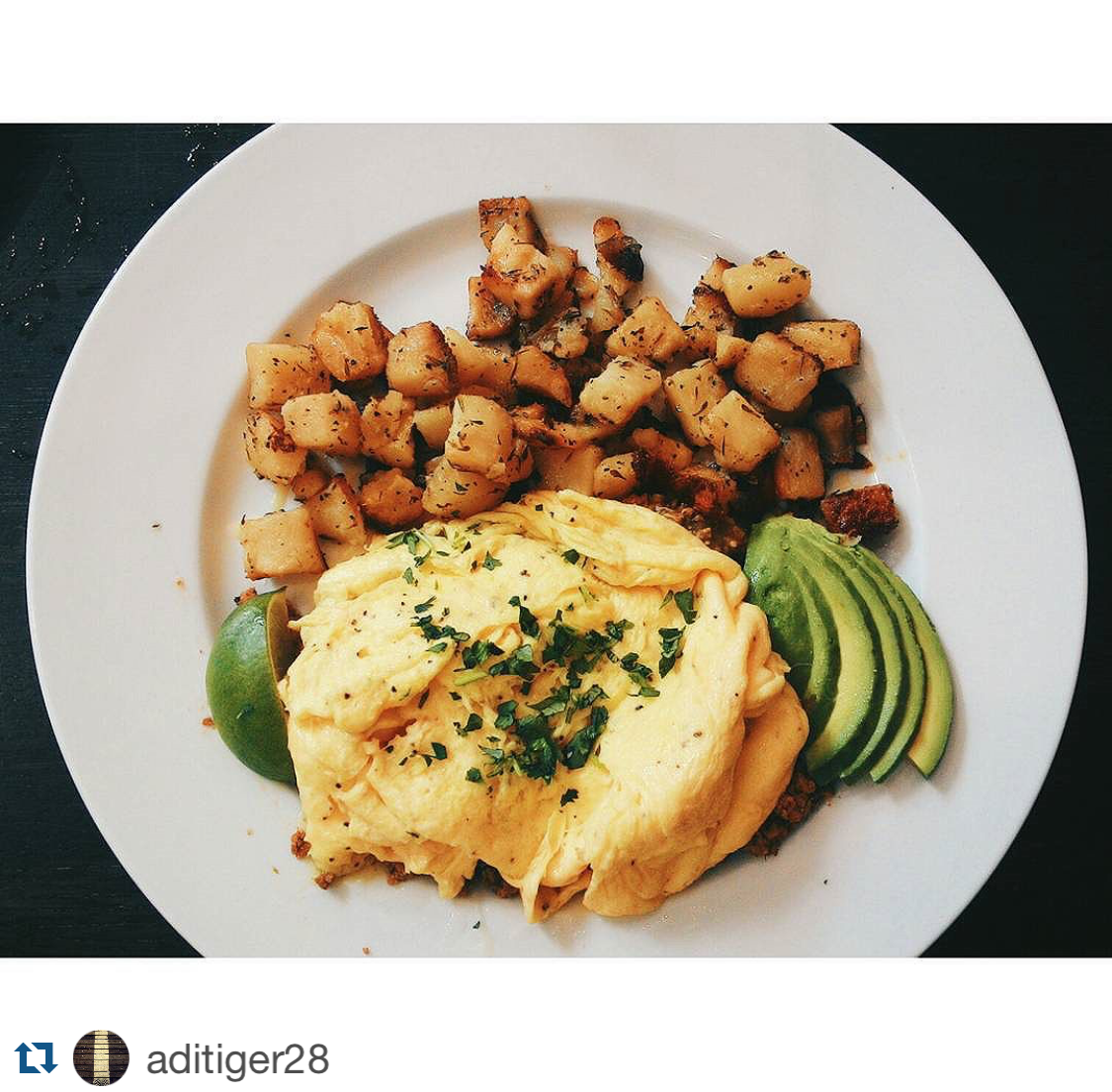 KanelaCafe's tweet photo. We love our neighbors and offer 10% off your #brunch if you live in the #streeterville neighborhood! @500LakeShore http://t.co/b8h5lMxqhU