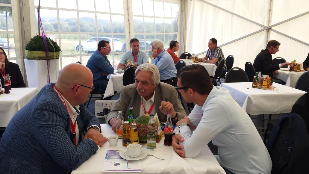 Channel_Connect's tweet photo. Weer een indrukwekkend partnerevent van #wortmann @TerracomputerNL met @PimHilferink . Ruim 600 partners aanwezig. http://t.co/MCVhS4mYZD