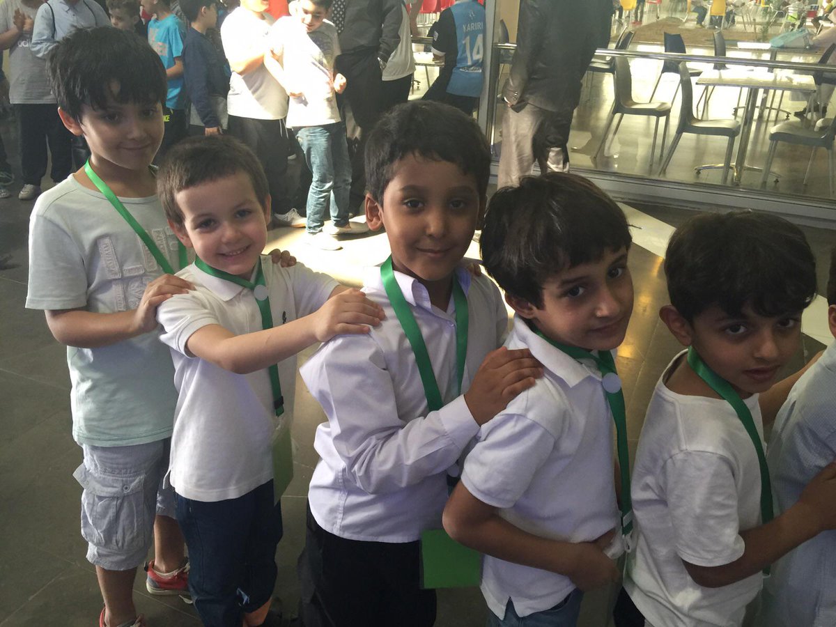 manahej12's tweet photo. زار طلاب وطالبات مدارس مناهج التطوير معرض التعليم الاهلي والتجهيزات المدرسية والفعاليات المصاحبة معه http://t.co/jpdFUYst09